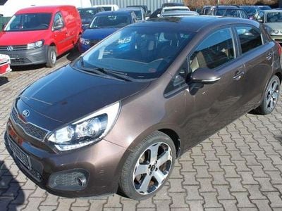Gebraucht Kia Rio FIFA World Cup Edition 109 PS (80 kW) 2013 Braun Limousine