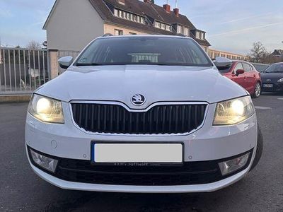 Weiß Gebraucht 2015 Skoda Octavia Kombi | 6.900 € (Fairer Preis)