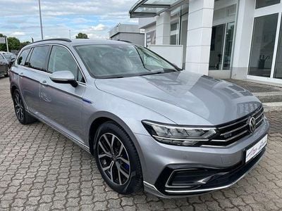 Gebraucht VW Passat GTE 218 PS (160 kW) 2021 Silber metallic Kombi