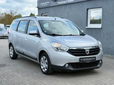 Gebraucht Dacia Lodgy Lauréate 116 PS (85 kW) 2013 Silber Van / Kleinbus