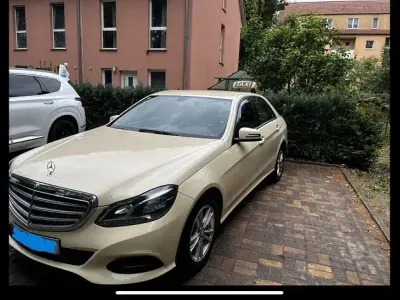Gebraucht Mercedes E200 136 PS (100 kW) 2013 Beige Limousine