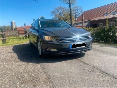 Second-hand VW Passat 120 CP (88 kW) 2017 Gri Break