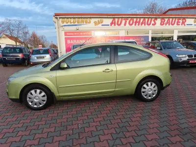 Używany Ford Focus Style 101 KM (74 kW) 2007 Żółty Sedan/Limuzyna