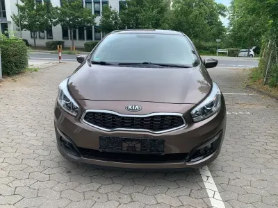 Gebraucht Kia Ceed Edition 7 99 PS (72 kW) 2017 Beige Kleinwagen