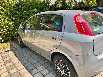 Gebraucht Fiat Grande Punto Dynamic 95 PS (69 kW) 2009 Silber Kleinwagen