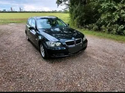 Gebraucht BMW 318 Basis 129 PS (94 kW) 2006 Schwarz Kombi
