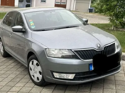 Gebraucht Skoda Rapid Elegance 105 PS (77 kW) 2013 Silber Kleinwagen