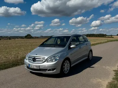 Gebraucht Mercedes B200 193 PS (141 kW) 2009 Silber Van / Kleinbus