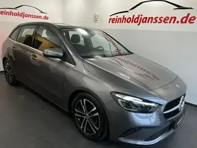 Gebraucht Mercedes B180 116 PS (85 kW) 2024 Grau Van / Kleinbus