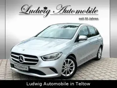 Gebraucht Mercedes B180 136 PS (100 kW) 2019 Iridiumsilber metallic Kleinwagen