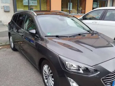 Gebraucht Ford Focus Titanium 120 PS (88 kW) 2020 Grau Kombi