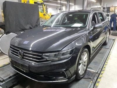 Grau Gebraucht 2022 VW Passat Kombi | 23.880 € (Guter Preis)