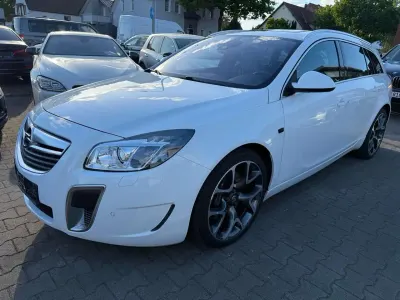 Gebraucht Opel Insignia OPC 325 PS (239 kW) 2013 Schneeweiss/summitwhite/arctic Kombi