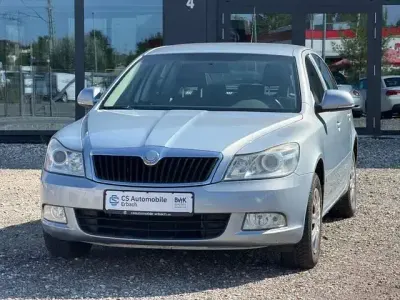 Gebraucht Skoda Octavia Ambiente 160 PS (117 kW) 2010 Blau Limousine