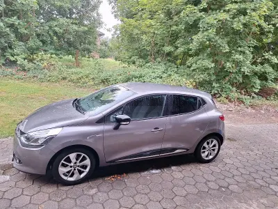 Gebraucht Renault Clio IV LIMITED 73 PS (53 kW) 2016 Grau Kleinwagen