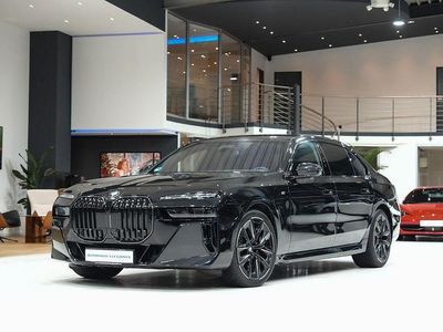 Black sapphire metallic Gebraucht 2024 BMW 740 M Sport Limousine | 105.980 € (Teuer)