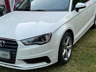 Gebraucht Audi A3 150 PS (110 kW) 2015 Weiß Limousine