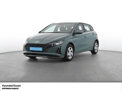 Gebraucht Hyundai i20 Select 79 PS (58 kW) 2025 Mangrove green / mic Kleinwagen