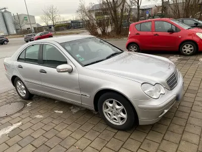 Gebraucht Mercedes C180 143 PS (105 kW) 2003 Silber Limousine