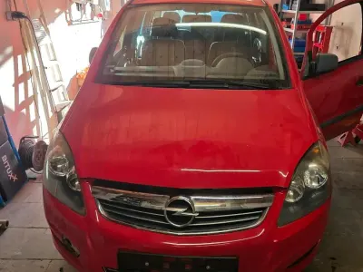 Gebraucht Opel Zafira 115 PS (84 kW) 2009 Rot Van / Kleinbus