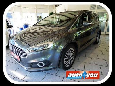 Grau Gebraucht 2019 Ford S-MAX S Van / Kleinbus | 20.990 € (Fairer Preis)