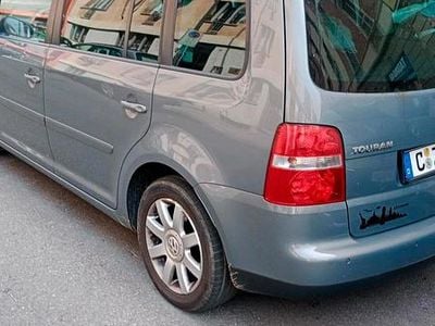 Gebraucht VW Touran 140 PS (102 kW) 2007 Grau Van / Kleinbus