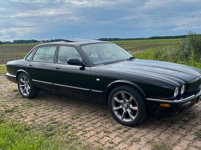 Jaguar XJ8