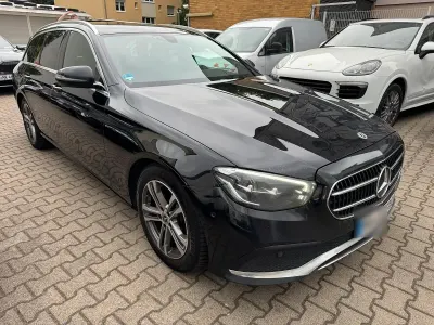 Gebraucht Mercedes E220 190 PS (139 kW) 2022 Schwarz Kombi