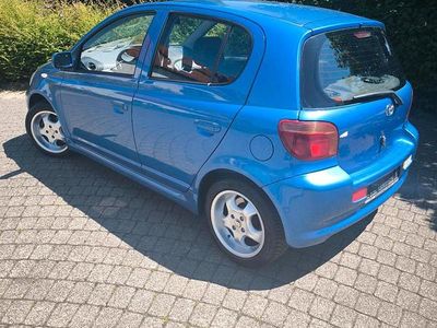 Blau Gebraucht 2001 Toyota Yaris Kleinwagen | 3.100 €