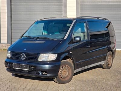 Mercedes V220