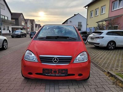 Gebraucht Mercedes A140 Classic 82 PS (60 kW) 1999 Rot Limousine