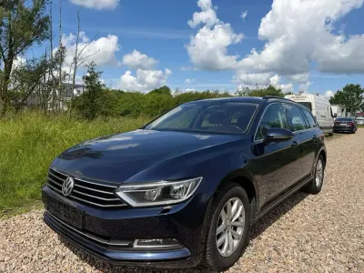 Gebraucht VW Passat Comfortline 150 PS (110 kW) 2017 Night blue metallic Kombi
