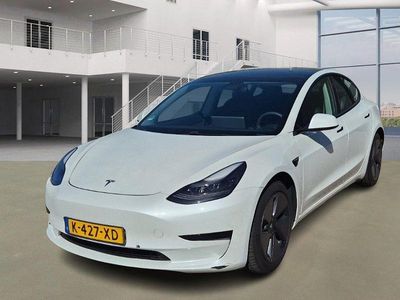 Begagnad Tesla Model 3 Standard Range 225 kW (306 HK) 2021 Vit Sedan