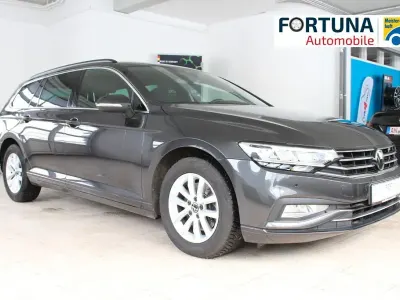 Gebraucht VW Passat Business 150 PS (110 kW) 2023 Grau Kombi