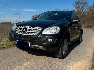 Usata Mercedes ML320 224 CV (164 kW) 2009 Nero SUV