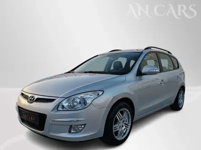 Gebraucht Hyundai i30 Premium 143 PS (105 kW) 2008 Continental silver Kombi
