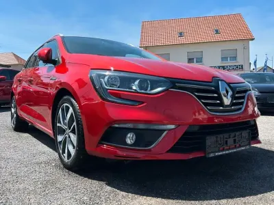 Gebraucht Renault Mégane IV Bose Edition 132 PS (97 kW) 2018 Rot Limousine