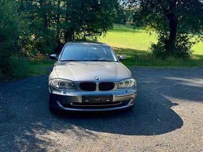 Grau Gebraucht 2009 BMW 116 Kleinwagen | 2.750 € (Guter Preis)