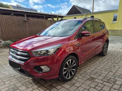 Gebraucht Ford Kuga ST-Line 179 PS (131 kW) 2018 Rot SUV