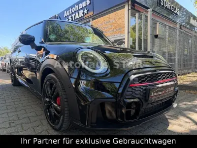 Gebraucht Mini John Cooper Works 231 PS (169 kW) 2021 Schwarz Kleinwagen