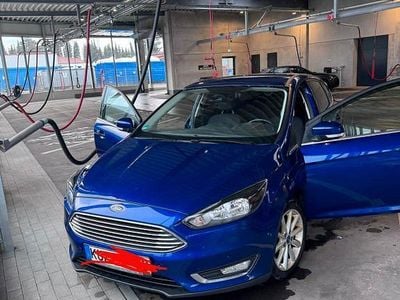 Gebraucht Ford Focus Titanium 125 PS (91 kW) 2014 Blau Limousine