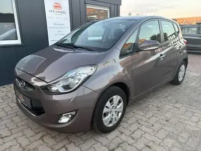 Gebraucht Hyundai ix20 Edition 90 PS (66 kW) 2012 Braun Kleinwagen