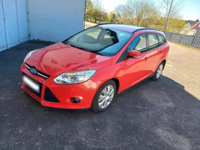 Gebraucht Ford Focus 116 PS (85 kW) 2011 Rot Kombi