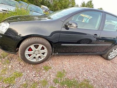 Schwarz Gebraucht 2005 VW Golf IV Kleinwagen | 1.699 € (Fairer Preis)