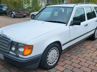 Gebraucht Mercedes E230 132 PS (97 kW) 1988 Weiß Kombi