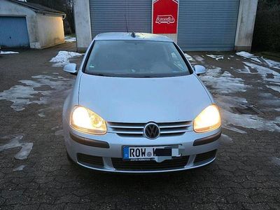 Silber Gebraucht 2005 VW Golf IV Kleinwagen | 1.600 € (Fairer Preis)