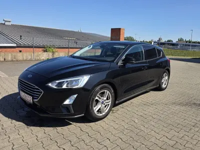 Gebraucht Ford Focus Cool & Connect 125 PS (91 kW) 2018 Schwarz Limousine