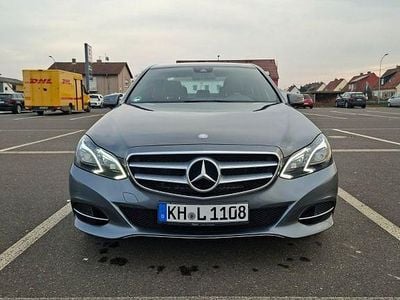 Grau Gebraucht 2015 Mercedes E200 Limousine | 16.700 € (Teuer)