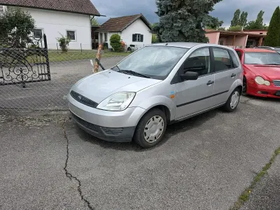 Gebraucht Ford Fiesta 70 PS (51 kW) 2004 Grau Limousine