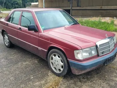 Gebraucht Mercedes 190 Sportline 118 PS (86 kW) 1990 Rot Limousine